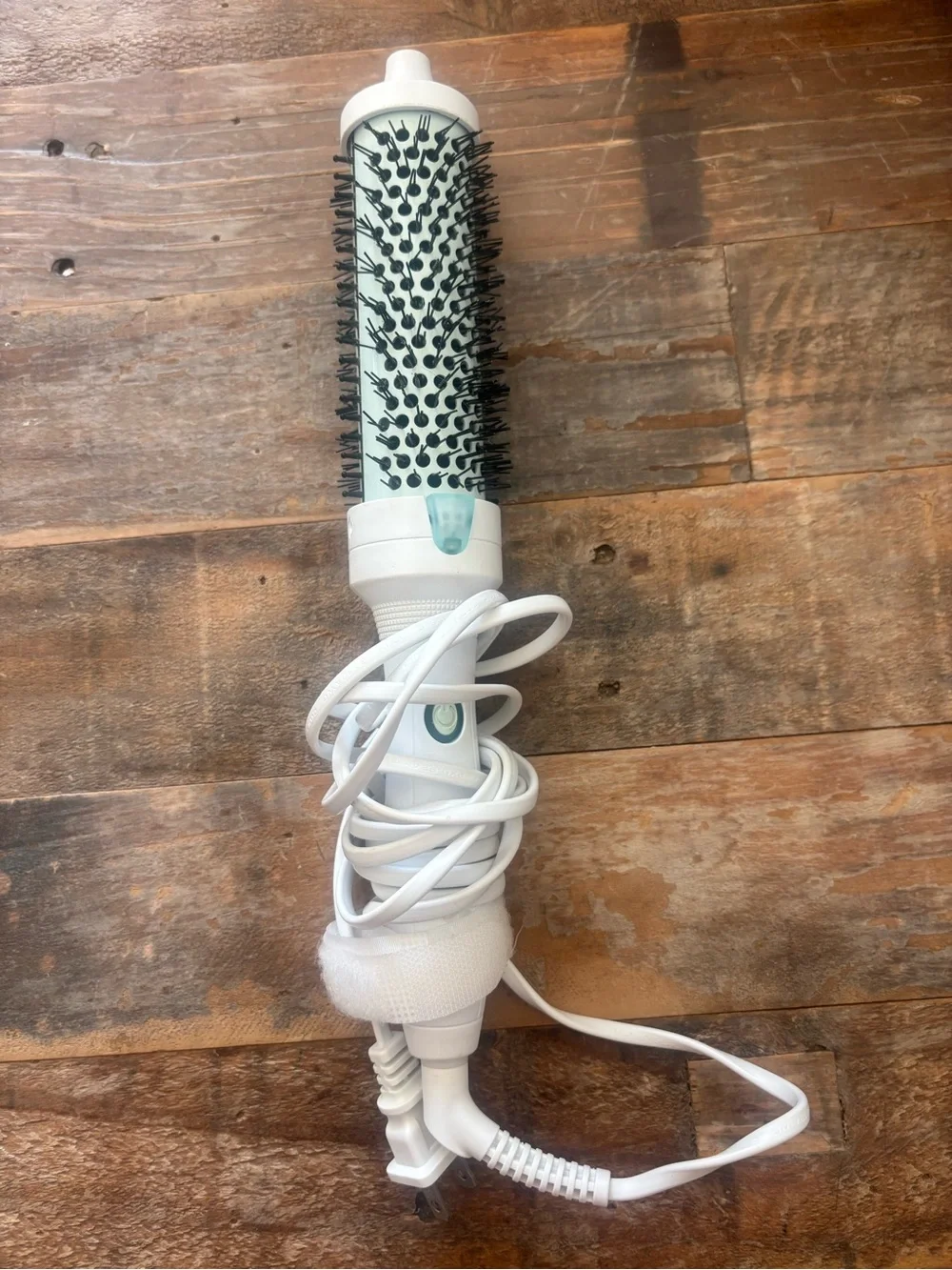 Mane It's Giving Body Medium Hot Round Brush